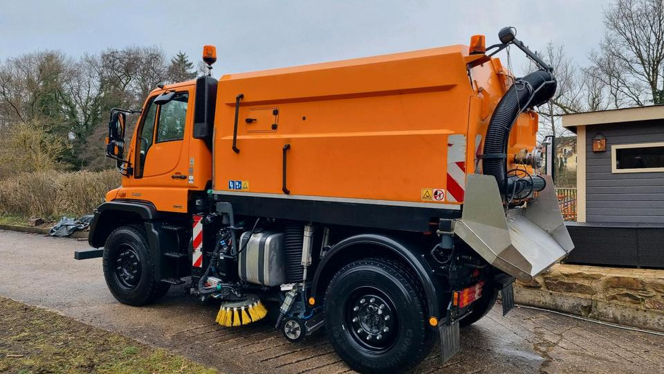 Unimog 9400km U400 405 Kehrmaschine SK 370 Schmidt Mercedes Benz Variopilot Kehraufbau Hydrostat 2011 Bluetec 5 - Varredora urbana: foto 3 Unimog 9400km U400 405 Kehrmaschine SK 370 Schmidt Mercedes Benz Variopilot Kehraufbau Hydrostat 2011 Bluetec 5 - Varredora urbana: foto 3
