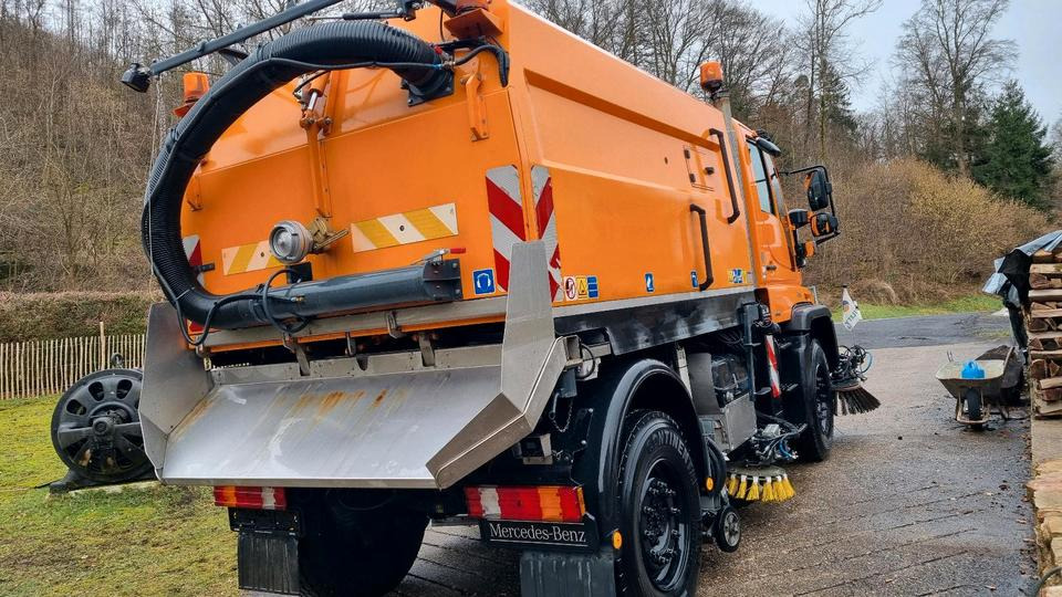 Unimog 9400km U400 405 Kehrmaschine SK 370 Schmidt Mercedes Benz Variopilot Kehraufbau Hydrostat 2011 Bluetec 5 - Varredora urbana: foto 4 Unimog 9400km U400 405 Kehrmaschine SK 370 Schmidt Mercedes Benz Variopilot Kehraufbau Hydrostat 2011 Bluetec 5 - Varredora urbana: foto 4