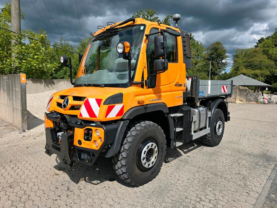 Unimog U429 NKS-F-UGE-42 Mercedes-Benz 405/10 405/12 UGE Mercedes-Benz U 318 323 327 423 427 429 430 EasyDrive Variopilot Mulag MKM 700 Böschungsmäher Böschungsmulcher Bucher Salzstreuer - Veículo limpa-neves: foto 1 Unimog U429 NKS-F-UGE-42 Mercedes-Benz 405/10 405/12 UGE Mercedes-Benz U 318 323 327 423 427 429 430 EasyDrive Variopilot Mulag MKM 700 Böschungsmäher Böschungsmulcher Bucher Salzstreuer - Veículo limpa-neves: foto 1