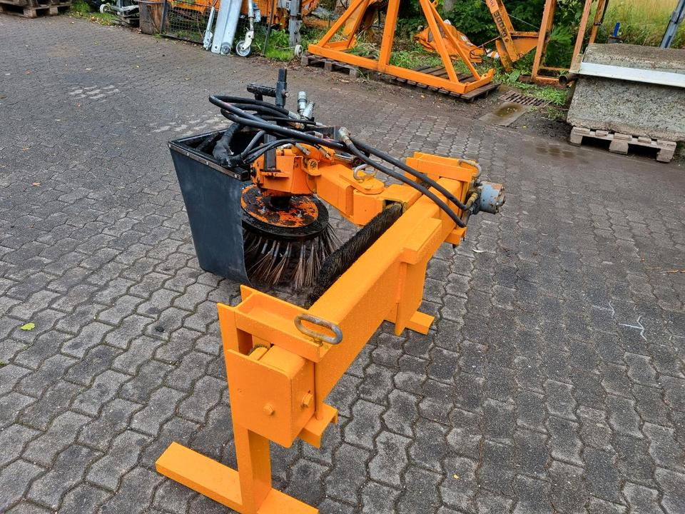 Wildkrautbürste passend für Multicar Tremo Ladog Mulag Unkrautbekämpfung Dücket Fiedler Wildkrautbesen Kehrmaschine Hansa Fendt unimog - Vassoura: foto 2 Wildkrautbürste passend für Multicar Tremo Ladog Mulag Unkrautbekämpfung Dücket Fiedler Wildkrautbesen Kehrmaschine Hansa Fendt unimog - Vassoura: foto 2
