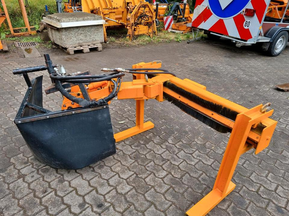 Wildkrautbürste passend für Multicar Tremo Ladog Mulag Unkrautbekämpfung Dücket Fiedler Wildkrautbesen Kehrmaschine Hansa Fendt unimog - Vassoura: foto 1 Wildkrautbürste passend für Multicar Tremo Ladog Mulag Unkrautbekämpfung Dücket Fiedler Wildkrautbesen Kehrmaschine Hansa Fendt unimog - Vassoura: foto 1