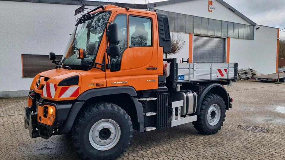 Zu vermieten Unimog 405 U318 423 429 430 Mercedes Benz 318 527 Vermietung - Veículo limpa-neves: foto 3 Zu vermieten Unimog 405 U318 423 429 430 Mercedes Benz 318 527 Vermietung - Veículo limpa-neves: foto 3