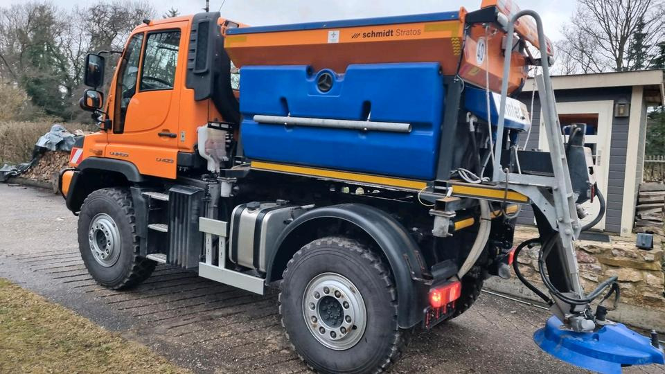 Zu vermieten Unimog 405 U423 Winterdienst Schmidt Salzstreuer 423 429 430 Mercedes Benz 318 527 Vermietung - Veículo limpa-neves: foto 3 Zu vermieten Unimog 405 U423 Winterdienst Schmidt Salzstreuer 423 429 430 Mercedes Benz 318 527 Vermietung - Veículo limpa-neves: foto 3