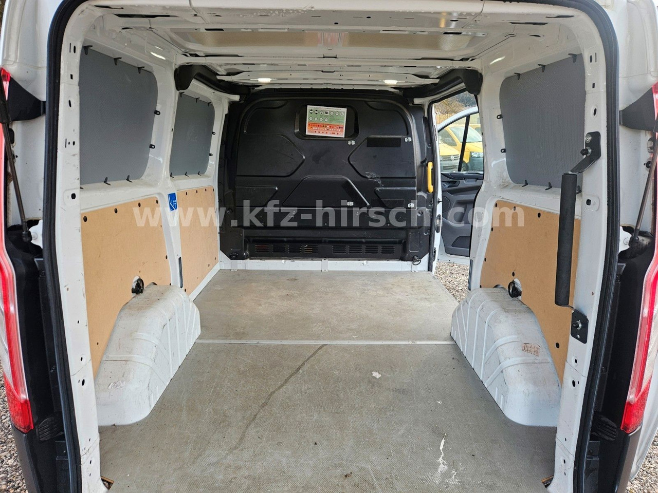 Ford Transit Custom Klima Sitzhzg Bluetooth Multi 1Hd - Furgão: foto 3 Ford Transit Custom Klima Sitzhzg Bluetooth Multi 1Hd - Furgão: foto 3