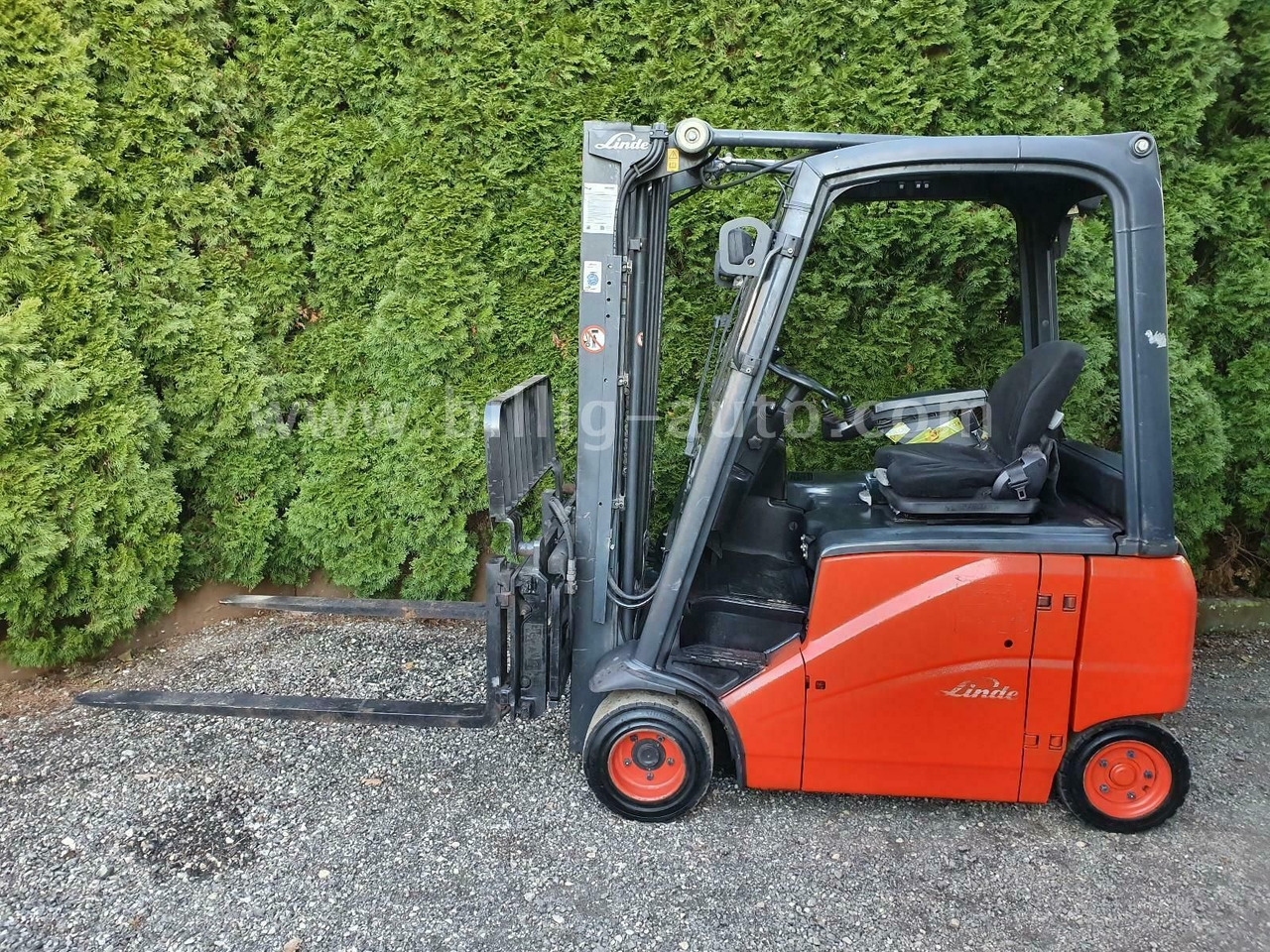 Linde E18 PH 4-Rad Seitenschieber*Zinkenverstellung* - Empilhadeira elétrica: foto 2 Linde E18 PH 4-Rad Seitenschieber*Zinkenverstellung* - Empilhadeira elétrica: foto 2
