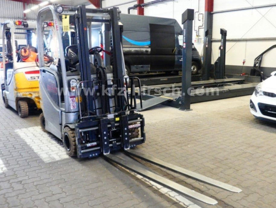 Still RX20 - 18 hydrl. Zinkenverstellung | 4-Rad |1.Hd - Empilhadeira elétrica: foto 4 Still RX20 - 18 hydrl. Zinkenverstellung | 4-Rad |1.Hd - Empilhadeira elétrica: foto 4