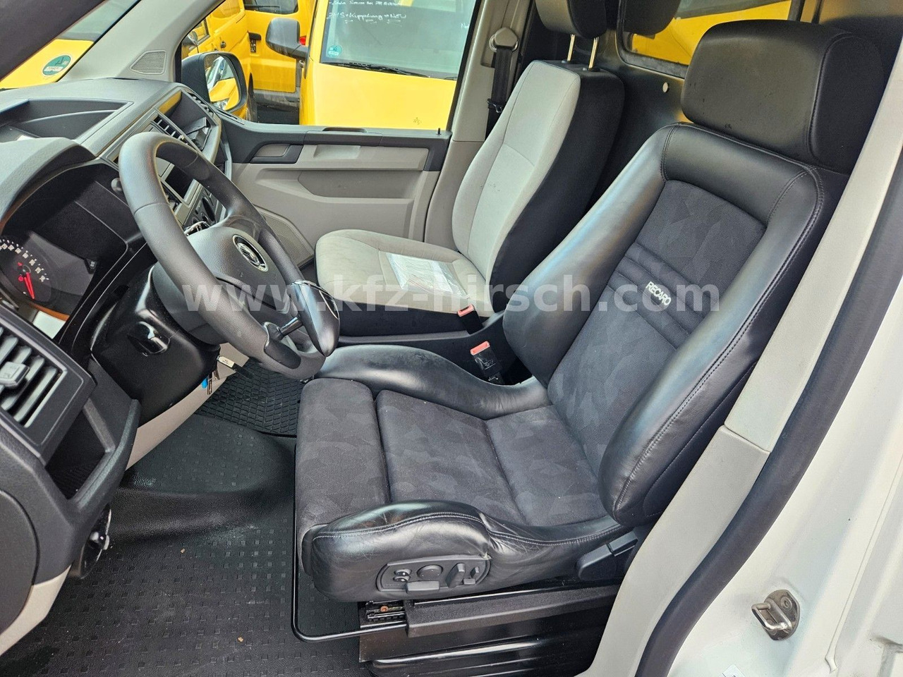 Volkswagen T6 Automatik/ DSG Sortimo Stdhzg Behindertenger. - Furgão de passageiros: foto 5 Volkswagen T6 Automatik/ DSG Sortimo Stdhzg Behindertenger. - Furgão de passageiros: foto 5