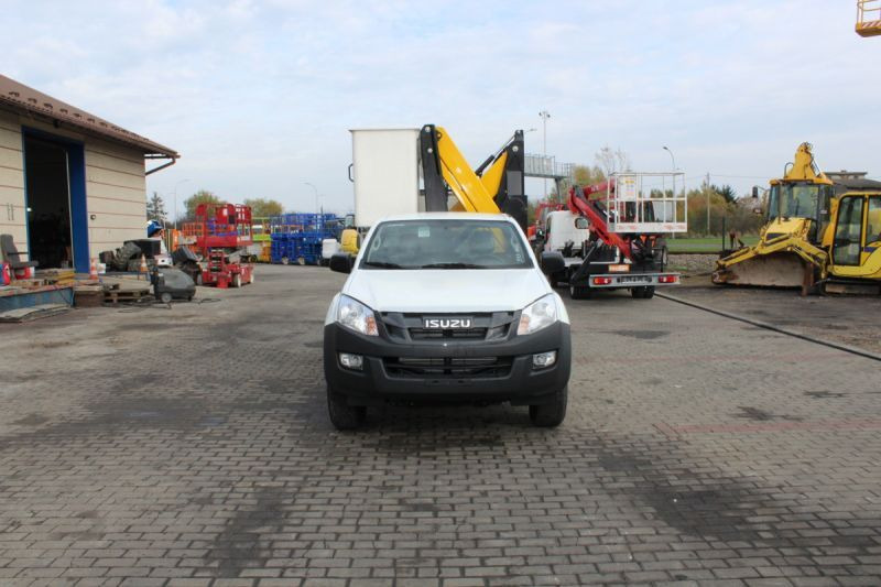 Comet X4-12 zamontowany na Isuzu D-Max 4x4 PICK-UP - Caminhão com plataforma aérea: foto 3 Comet X4-12 zamontowany na Isuzu D-Max 4x4 PICK-UP - Caminhão com plataforma aérea: foto 3