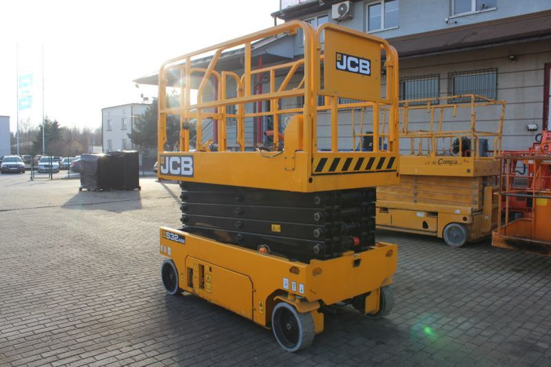 JCB podnośnik nożycowy elektryczny 12 m JCB S3246E electric scissor lift - Plataforma de Tijera/ Plataforma de tesoura: foto 5 JCB podnośnik nożycowy elektryczny 12 m JCB S3246E electric scissor lift - Plataforma de Tijera/ Plataforma de tesoura: foto 5