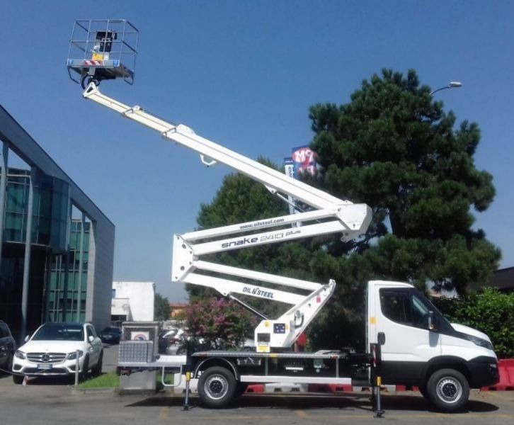 Caminhão com plataforma aérea nuevo Oil&Steel Snake 2413 Plus 24 m zamontowany na Iveco 35S14H: foto 20