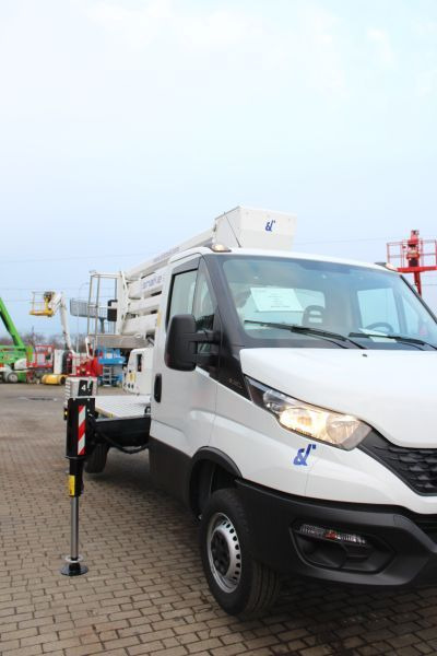 Caminhão com plataforma aérea nuevo Oil&Steel Snake 2413 Plus 24 m zamontowany na Iveco 35S14H: foto 6