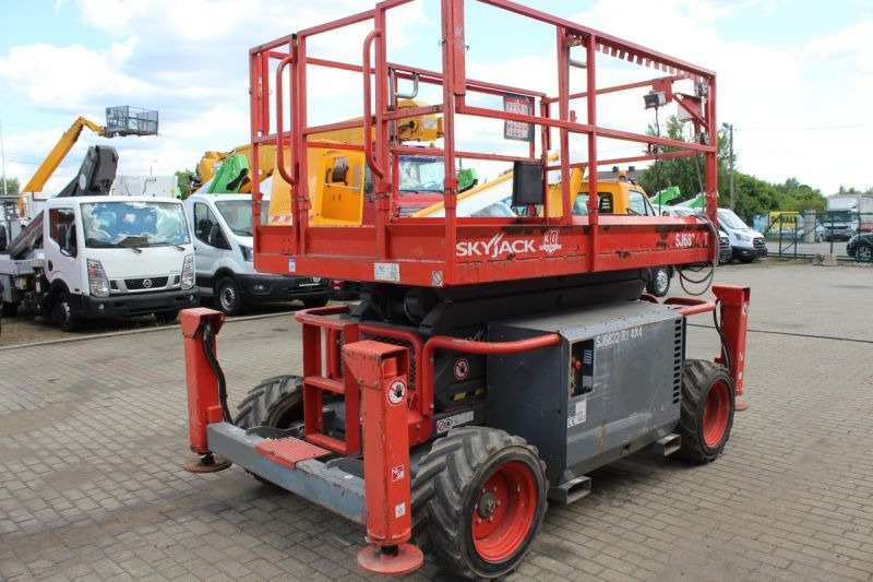 Skyjack podnośnik nożycowy 4x4 spalinowy 12 m Skyjack SJ6832RT - Plataforma de Tijera/ Plataforma de tesoura: foto 4 Skyjack podnośnik nożycowy 4x4 spalinowy 12 m Skyjack SJ6832RT - Plataforma de Tijera/ Plataforma de tesoura: foto 4