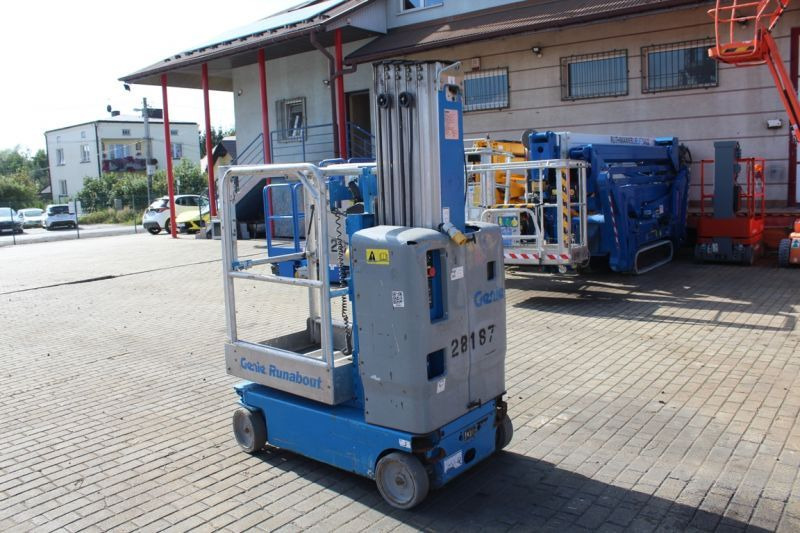 Podnośnik koszowy masztowy elektryczny 8 m Genie GR20 - Plataforma de mastro vertical: foto 4 Podnośnik koszowy masztowy elektryczny 8 m Genie GR20 - Plataforma de mastro vertical: foto 4