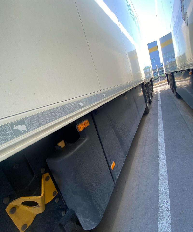 Schmitz SCHMITZ MULTITEMP 7cm - Semireboque frigorífico: foto 2 Schmitz SCHMITZ MULTITEMP 7cm - Semireboque frigorífico: foto 2