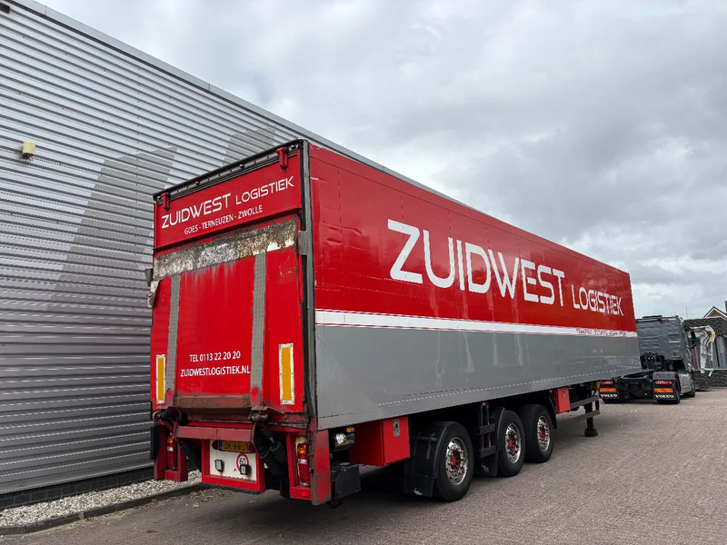 Schmitz Cargobull SKO 24 / SAV ASSEN / DHOLLANDIA 3000 kg / CARRIER MAXIMA 1300 / 1x stuuras / APK - TUV SEPTEMBER 2026 / - Semireboque frigorífico: foto 4 Schmitz Cargobull SKO 24 / SAV ASSEN / DHOLLANDIA 3000 kg / CARRIER MAXIMA 1300 / 1x stuuras / APK - TUV SEPTEMBER 2026 / - Semireboque frigorífico: foto 4