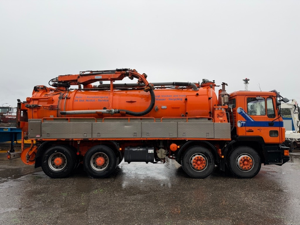 MAN 32.402 VF 8x4 - Caminhão limpa fossa: foto 3 MAN 32.402 VF 8x4 - Caminhão limpa fossa: foto 3