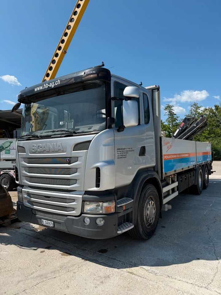 Scania G440 Brücke mit Ladekran - Camião de caixa aberta/ Plataforma, Caminhão grua: foto 2 Scania G440 Brücke mit Ladekran - Camião de caixa aberta/ Plataforma, Caminhão grua: foto 2