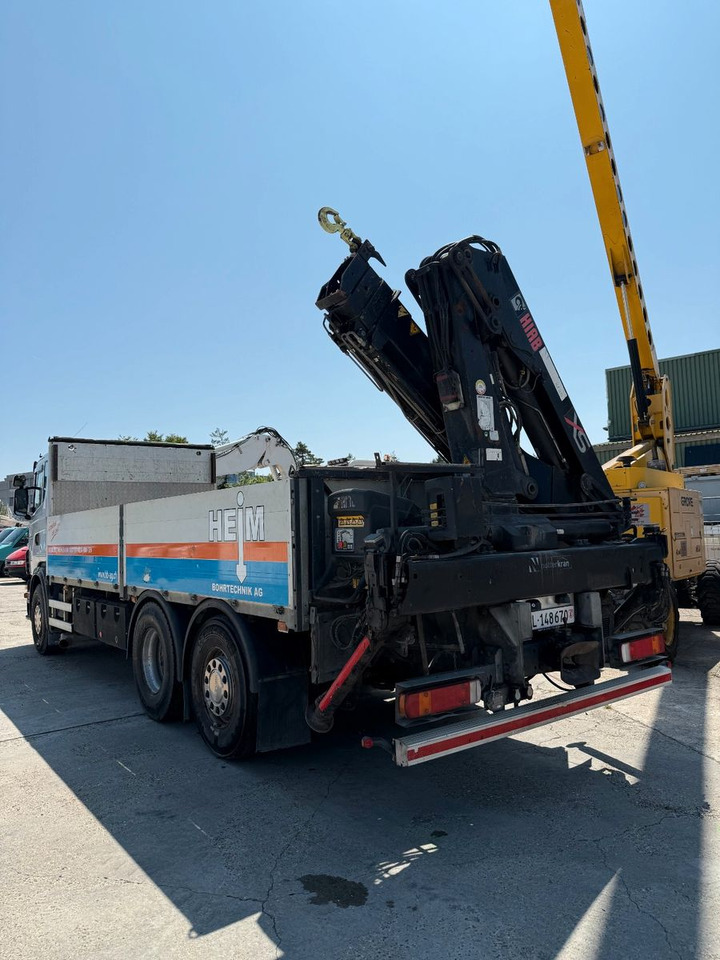Scania G440 Brücke mit Ladekran - Camião de caixa aberta/ Plataforma, Caminhão grua: foto 3 Scania G440 Brücke mit Ladekran - Camião de caixa aberta/ Plataforma, Caminhão grua: foto 3