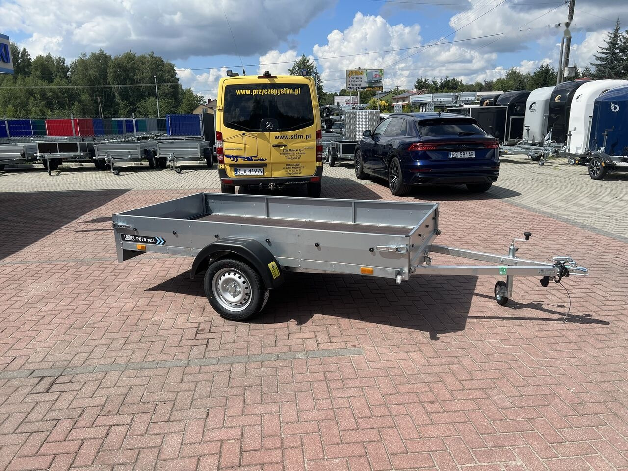 Lorries PU75-2613 + UCHYLNA - Reboque para carros: foto 1 Lorries PU75-2613 + UCHYLNA - Reboque para carros: foto 1