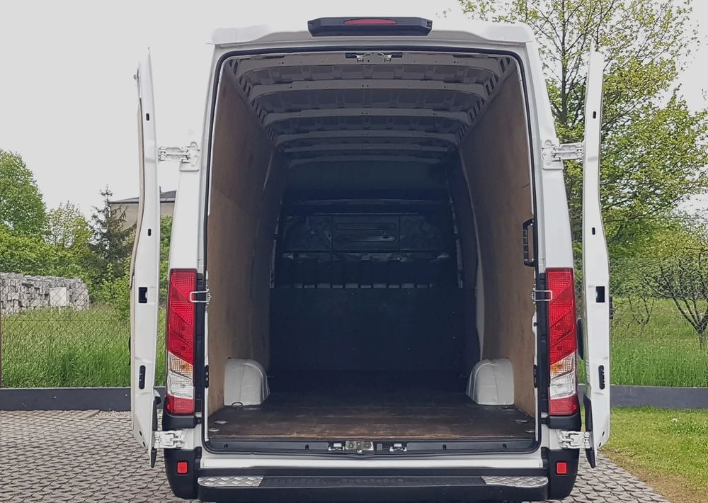 Iveco DAILY 35S15 3,0 MAXI DŁUGI WYSOKI KLIMATRONIK TEMPOMAT BLASZAK VAN - Furgão: foto 5 Iveco DAILY 35S15 3,0 MAXI DŁUGI WYSOKI KLIMATRONIK TEMPOMAT BLASZAK VAN - Furgão: foto 5