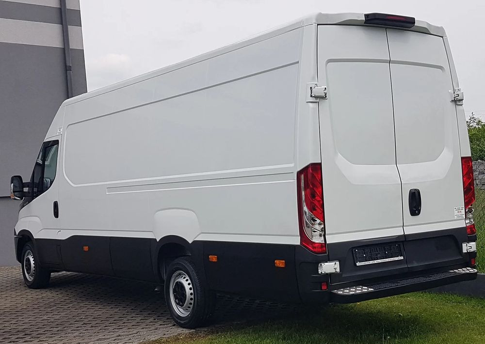 Iveco DAILY 35S15 3,0 MAXI DŁUGI WYSOKI KLIMATRONIK TEMPOMAT BLASZAK VAN - Furgão: foto 3 Iveco DAILY 35S15 3,0 MAXI DŁUGI WYSOKI KLIMATRONIK TEMPOMAT BLASZAK VAN - Furgão: foto 3
