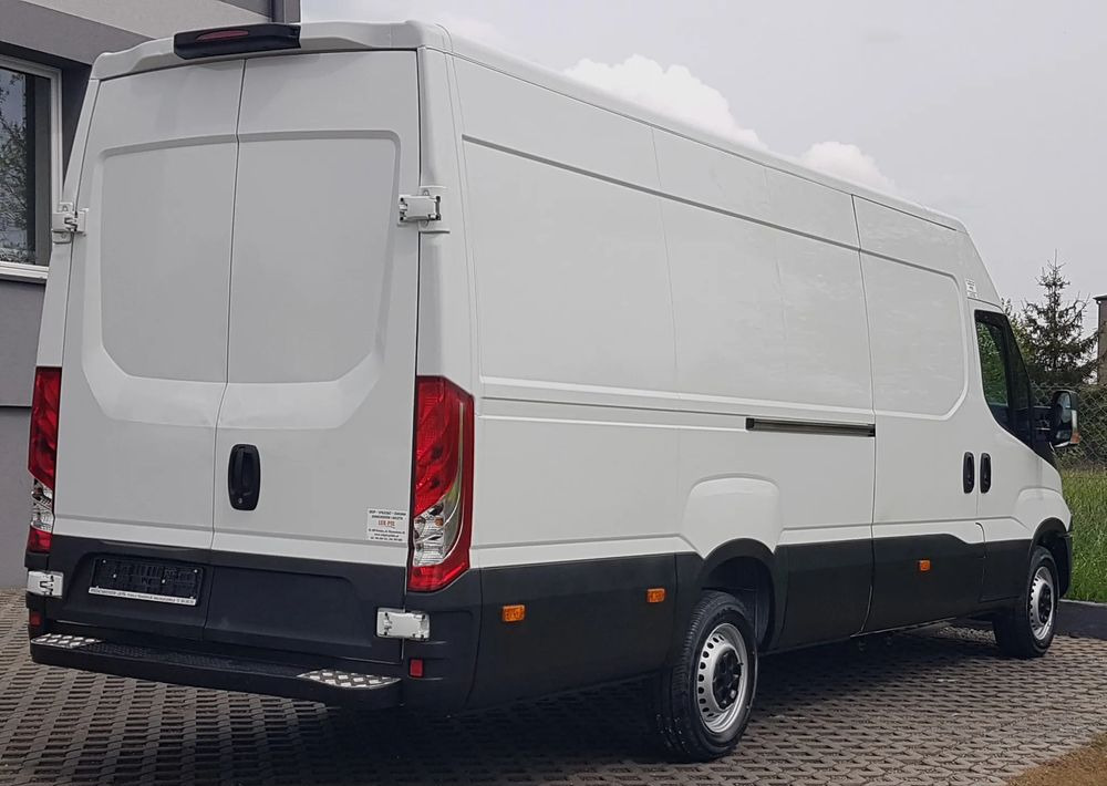 Iveco DAILY 35S15 3,0 MAXI DŁUGI WYSOKI KLIMATRONIK TEMPOMAT BLASZAK VAN - Furgão: foto 4 Iveco DAILY 35S15 3,0 MAXI DŁUGI WYSOKI KLIMATRONIK TEMPOMAT BLASZAK VAN - Furgão: foto 4