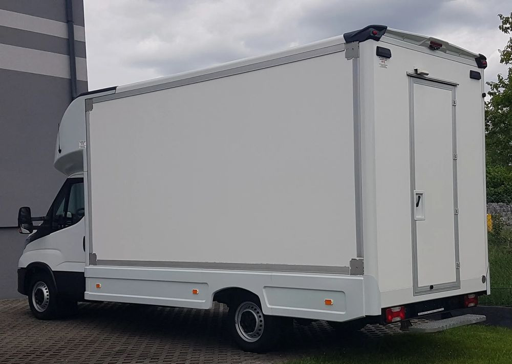 Iveco DAILY KONTENER NISKOPODŁOGOWY 4,43x2,23x2,42 SKLEP FOODTRUCK BAR KLIMA KONIOWÓZ KAMPER - Carrinha de contentor: foto 3 Iveco DAILY KONTENER NISKOPODŁOGOWY 4,43x2,23x2,42 SKLEP FOODTRUCK BAR KLIMA KONIOWÓZ KAMPER - Carrinha de contentor: foto 3