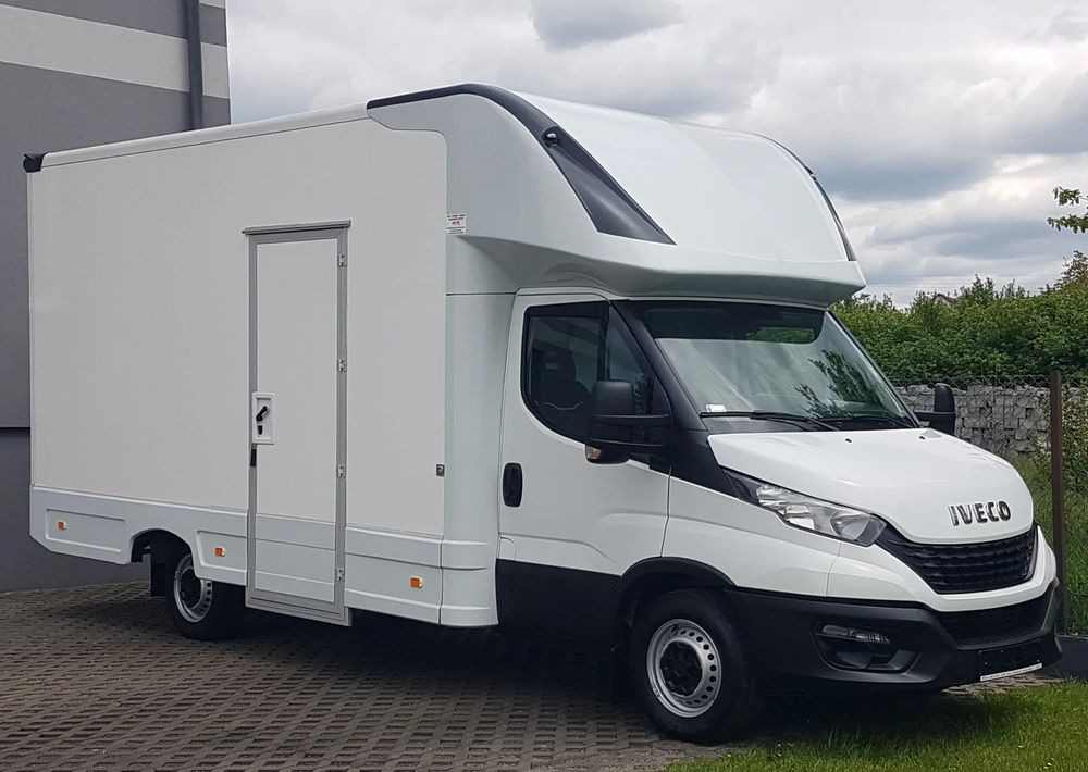 Iveco DAILY KONTENER NISKOPODŁOGOWY 4,43x2,23x2,42 SKLEP FOODTRUCK BAR KLIMA KONIOWÓZ KAMPER - Carrinha de contentor: foto 1 Iveco DAILY KONTENER NISKOPODŁOGOWY 4,43x2,23x2,42 SKLEP FOODTRUCK BAR KLIMA KONIOWÓZ KAMPER - Carrinha de contentor: foto 1