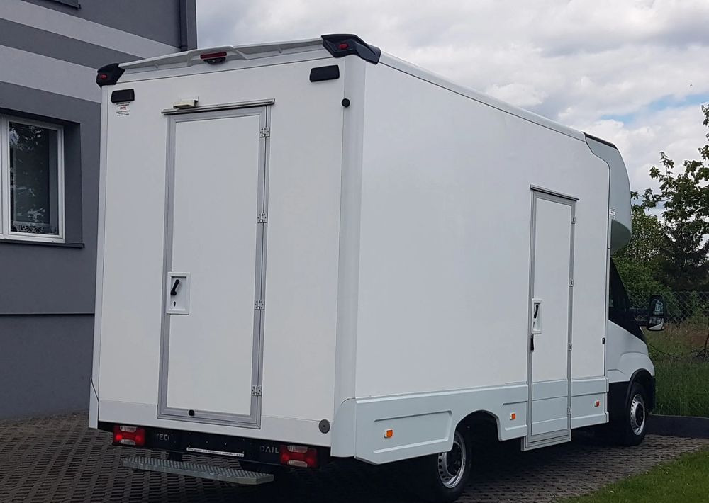 Iveco DAILY KONTENER NISKOPODŁOGOWY 4,43x2,23x2,42 SKLEP FOODTRUCK BAR KLIMA KONIOWÓZ KAMPER - Carrinha de contentor: foto 4 Iveco DAILY KONTENER NISKOPODŁOGOWY 4,43x2,23x2,42 SKLEP FOODTRUCK BAR KLIMA KONIOWÓZ KAMPER - Carrinha de contentor: foto 4
