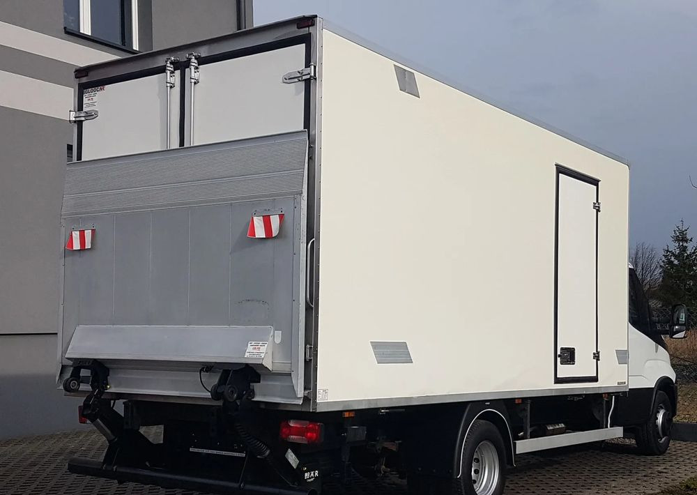 Iveco Daily 70-170 WINDA CHŁODNIA 10EP AGREGAT IZOTERMA - Caminhão frigorífico: foto 4 Iveco Daily 70-170 WINDA CHŁODNIA 10EP AGREGAT IZOTERMA - Caminhão frigorífico: foto 4
