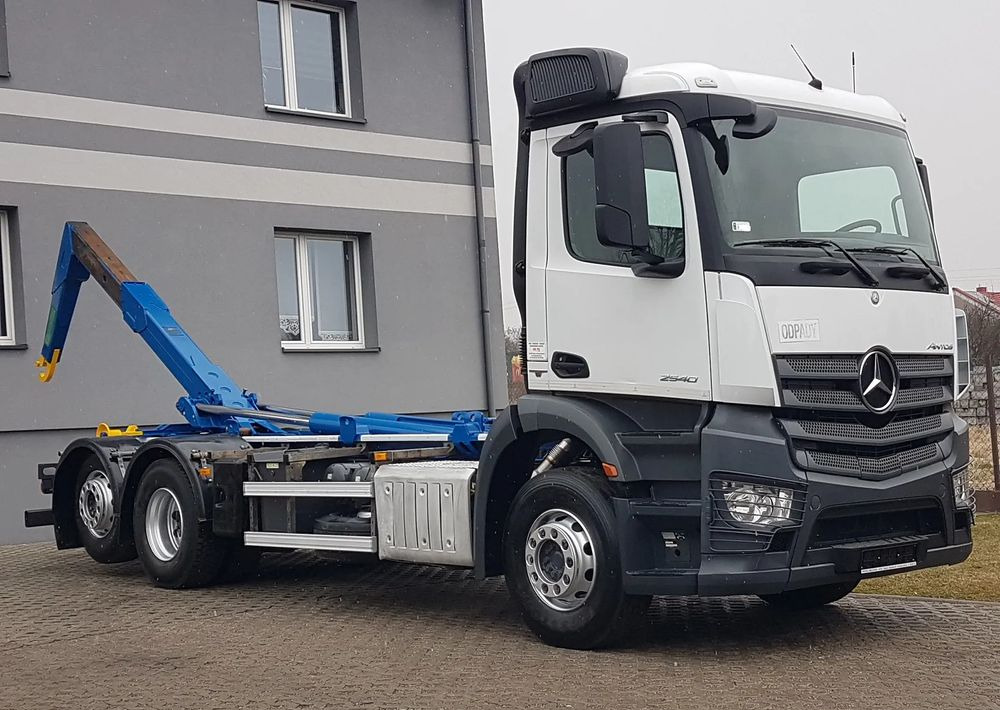 Mercedes-Benz ANTOS ACTROS HAKOWIEC 3 OSIE 6x2 KLIMA HAKOWIEC DO KONTENERÓW - Caminhão polibenne: foto 5 Mercedes-Benz ANTOS ACTROS HAKOWIEC 3 OSIE 6x2 KLIMA HAKOWIEC DO KONTENERÓW - Caminhão polibenne: foto 5