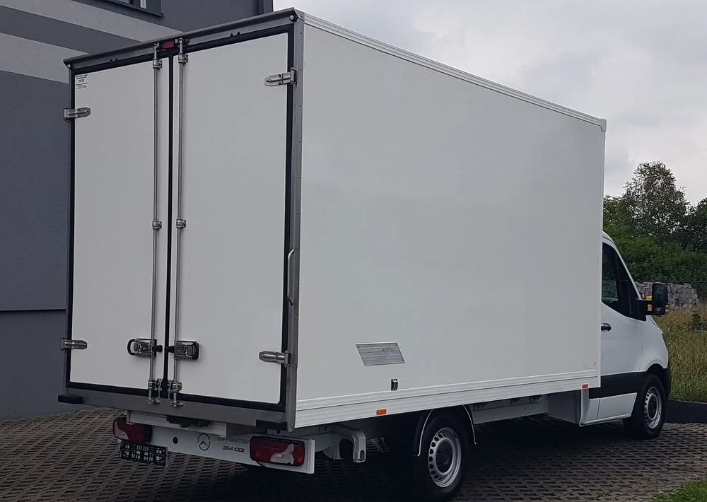 Mercedes-Benz Sprinter KONTENER 8EP 4,11x2,15x2,30 KLIMA 314 CDI MANUAL KRAJOWY - Carrinha de contentor: foto 4 Mercedes-Benz Sprinter KONTENER 8EP 4,11x2,15x2,30 KLIMA 314 CDI MANUAL KRAJOWY - Carrinha de contentor: foto 4