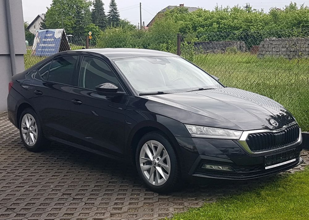 Skoda Octavia 1.5 TSI ACT Ambition - Automóvel: foto 1 Skoda Octavia 1.5 TSI ACT Ambition - Automóvel: foto 1