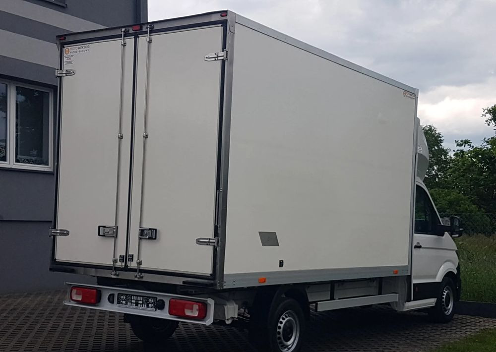 Volkswagen CRAFTER 8 EP KONTENER 4,09x2,15x2,32 KLIMA 2,0 TDI KRAJOWY - Carrinha de contentor: foto 4 Volkswagen CRAFTER 8 EP KONTENER 4,09x2,15x2,32 KLIMA 2,0 TDI KRAJOWY - Carrinha de contentor: foto 4
