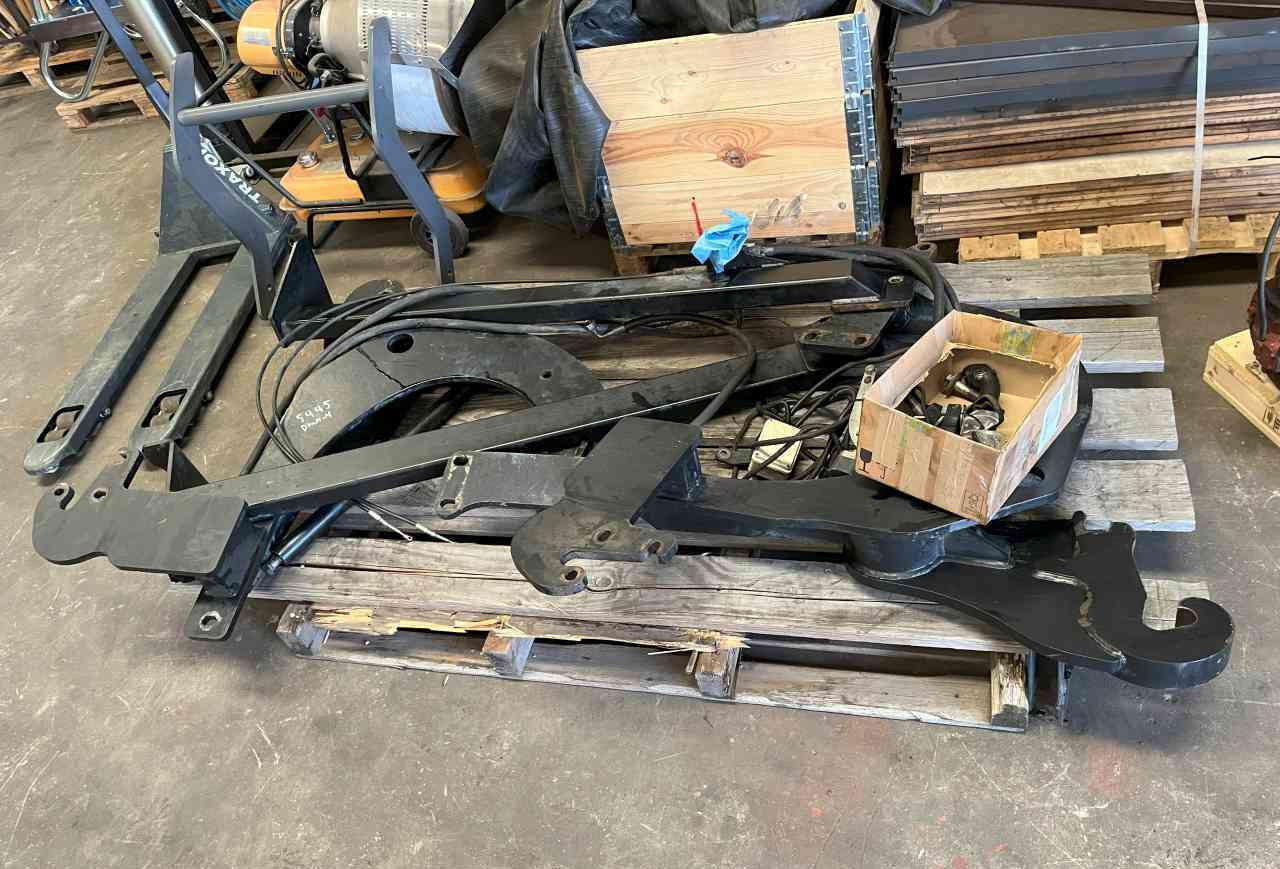 BMH Palas SC 370 Front-laders / Frontlader / Voorlader / Tractoren - Carregador frontal para o trator: foto 5 BMH Palas SC 370 Front-laders / Frontlader / Voorlader / Tractoren - Carregador frontal para o trator: foto 5