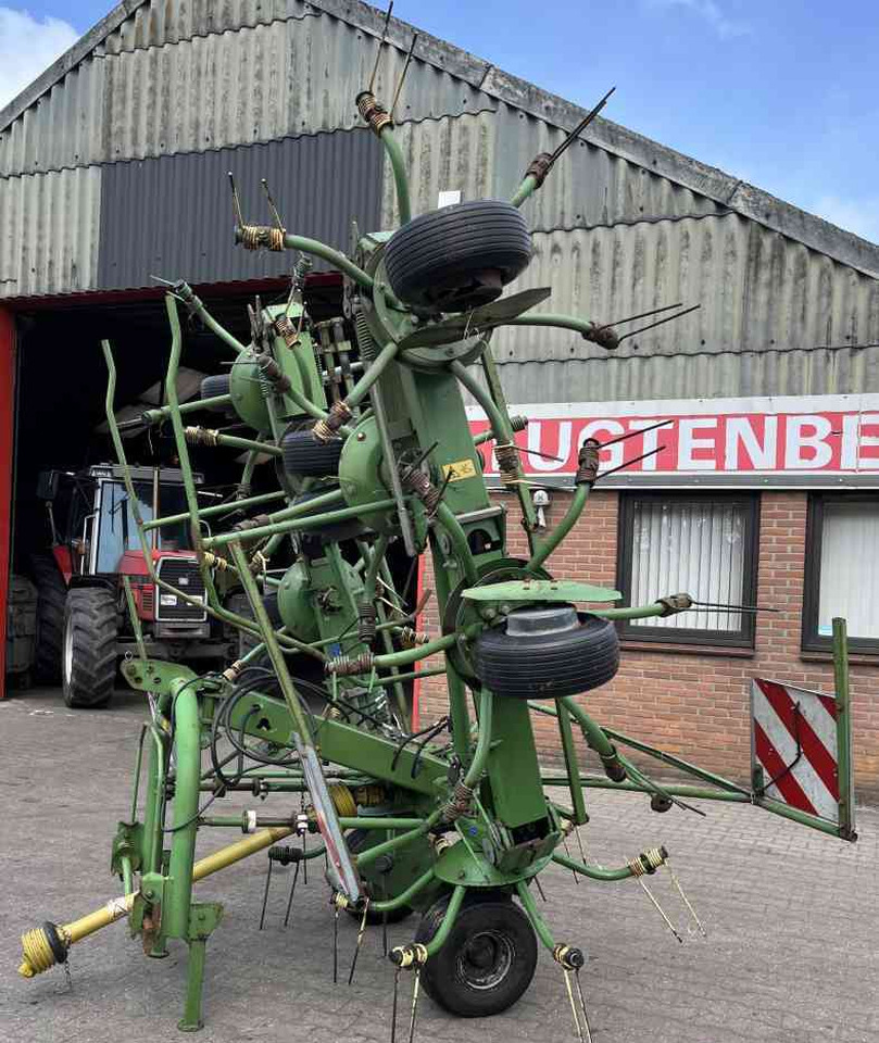 Krone KW 8.80/8 Schudder Tedder Kreiselheuer weidebouwmachines - Ancinho enleirador: foto 3 Krone KW 8.80/8 Schudder Tedder Kreiselheuer weidebouwmachines - Ancinho enleirador: foto 3