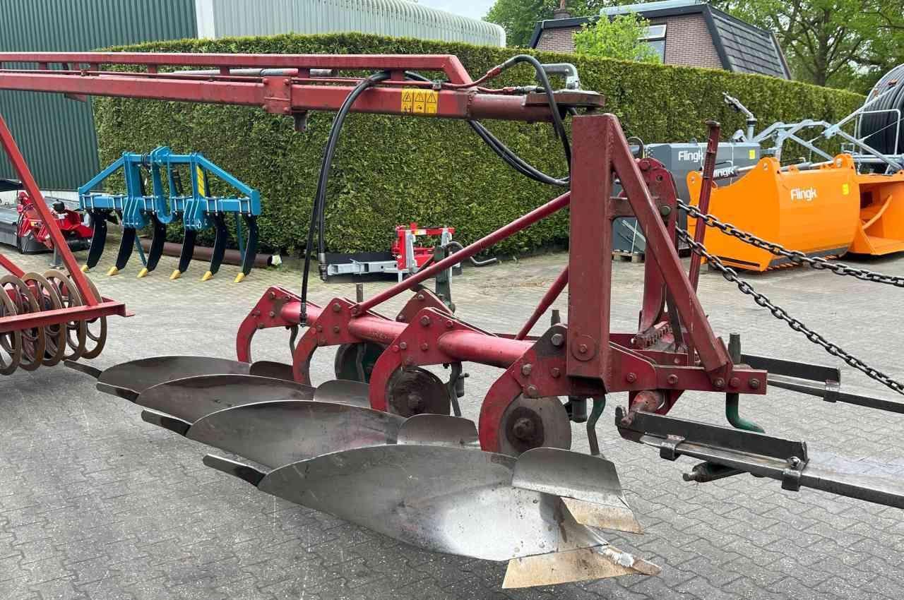 Kverneland 4 schaar ploeg + Evers vorenpakker grondbewerking - Arado: foto 5 Kverneland 4 schaar ploeg + Evers vorenpakker grondbewerking - Arado: foto 5