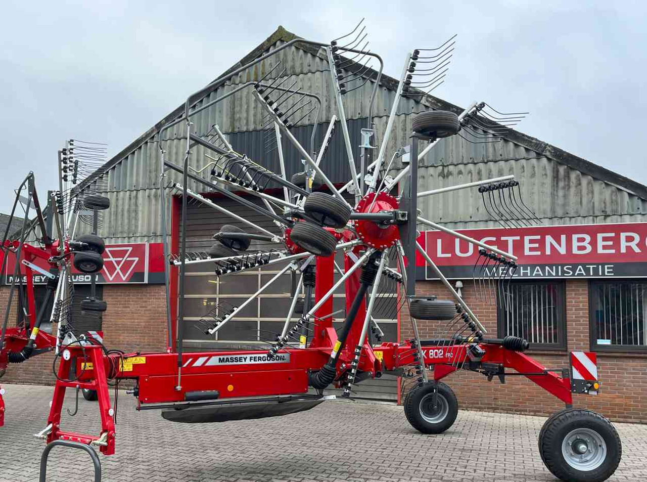 Massey Ferguson RK 802 TRC weidebouwmachines Fella Hark Rake Zwiller - Ancinho enleirador: foto 3 Massey Ferguson RK 802 TRC weidebouwmachines Fella Hark Rake Zwiller - Ancinho enleirador: foto 3