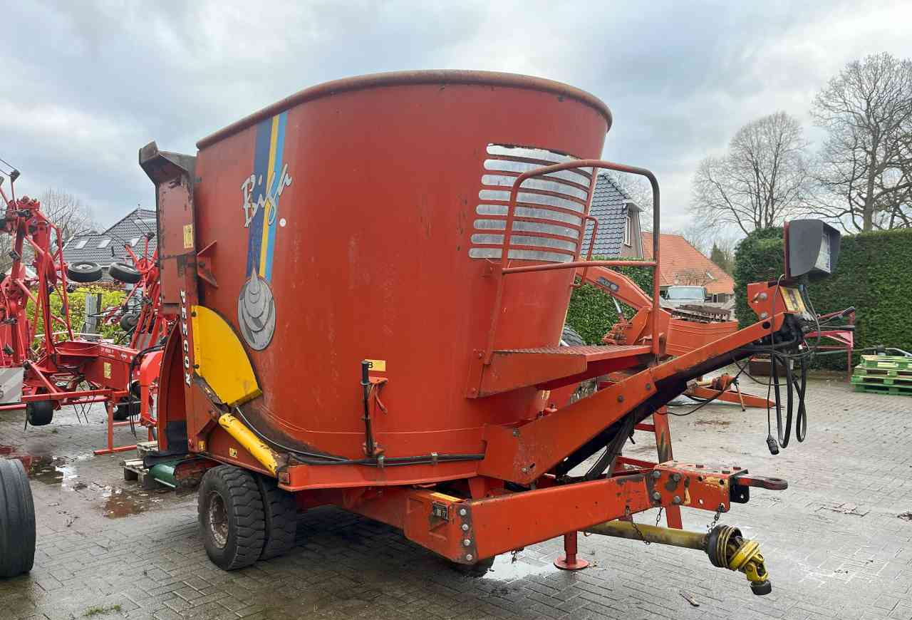 Peecon BIGA 10 voermengwagen, laadklep, voermachines - Misturadora Alimentadora: foto 3 Peecon BIGA 10 voermengwagen, laadklep, voermachines - Misturadora Alimentadora: foto 3