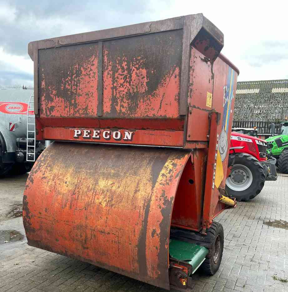 Peecon BIGA 10 voermengwagen, laadklep, voermachines - Misturadora Alimentadora: foto 4 Peecon BIGA 10 voermengwagen, laadklep, voermachines - Misturadora Alimentadora: foto 4