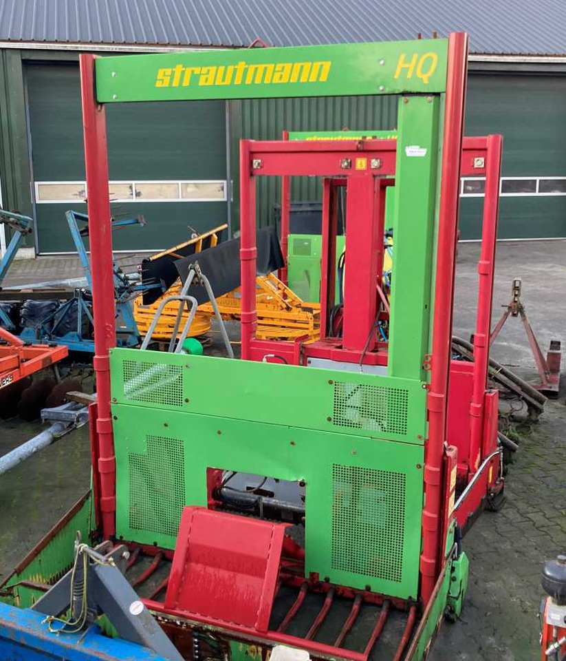 Strautmann HQ 3800 kuilsnijder voermachines - Equipamento para silagem: foto 1 Strautmann HQ 3800 kuilsnijder voermachines - Equipamento para silagem: foto 1