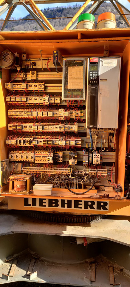 LIEBHERR 32TT - Guindaste: foto 3 LIEBHERR 32TT - Guindaste: foto 3