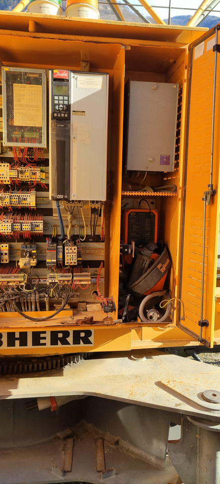 LIEBHERR 32TT - Guindaste: foto 2 LIEBHERR 32TT - Guindaste: foto 2