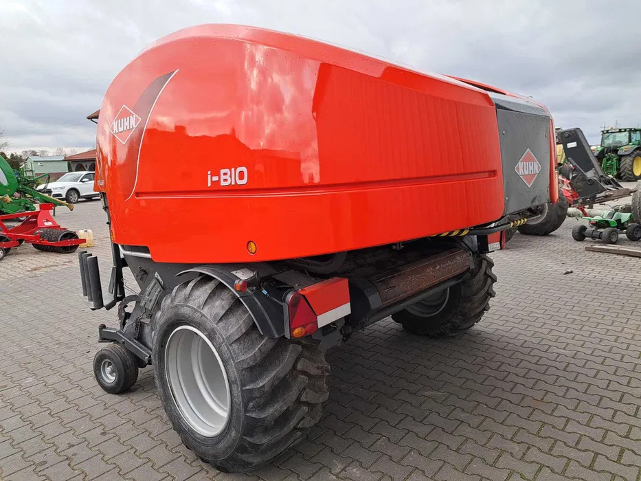 KUHN Kuhn I-BIO prasoowijarka 2015r - Enfardadeira de fardos redondos: foto 4 KUHN Kuhn I-BIO prasoowijarka 2015r - Enfardadeira de fardos redondos: foto 4