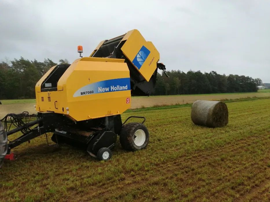 Prasa rolująca NEW HOLLAND BR 7060 - Enfardadeira de fardos redondos: foto 3 Prasa rolująca NEW HOLLAND BR 7060 - Enfardadeira de fardos redondos: foto 3