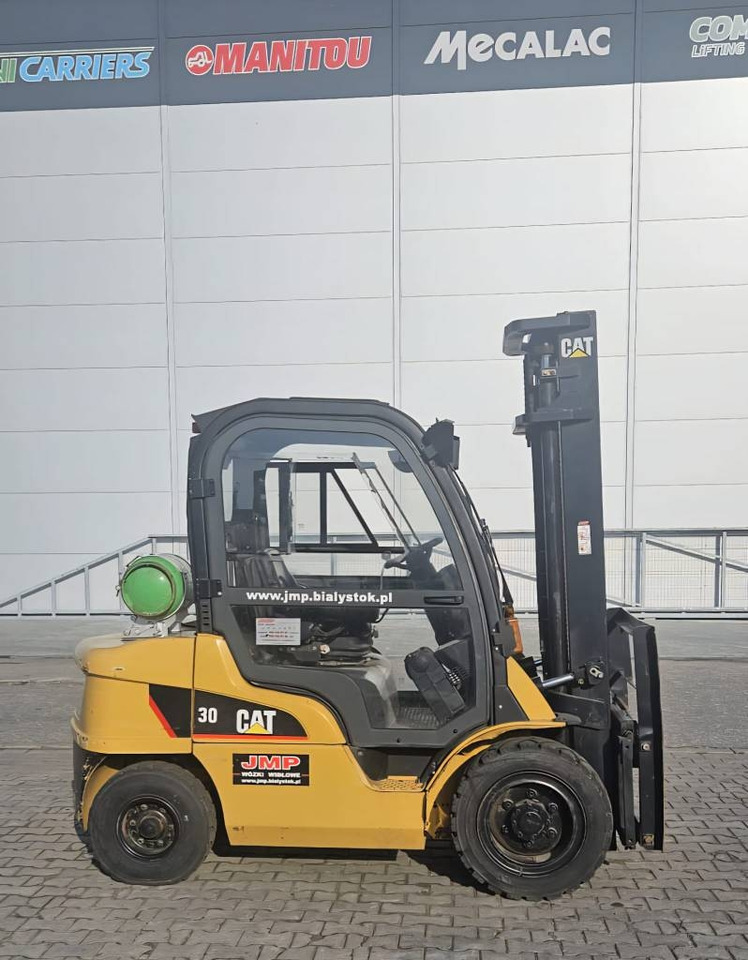 CAT GP 30 N - Empilhadeira a gás: foto 4 CAT GP 30 N - Empilhadeira a gás: foto 4