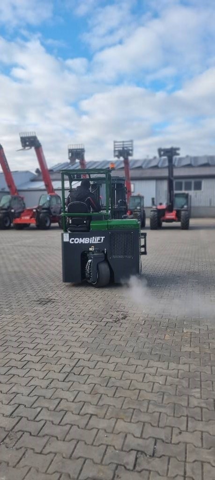 Combilift CB 2500 LPG NEW 2023 - SALE ! - Empilhador de 4 vias: foto 5 Combilift CB 2500 LPG NEW 2023 - SALE ! - Empilhador de 4 vias: foto 5