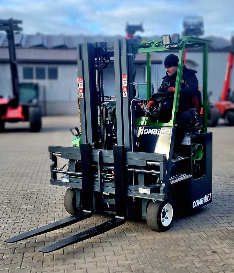 Combilift CB 2500 LPG NEW 2023 - SALE ! - Empilhador de 4 vias: foto 2 Combilift CB 2500 LPG NEW 2023 - SALE ! - Empilhador de 4 vias: foto 2