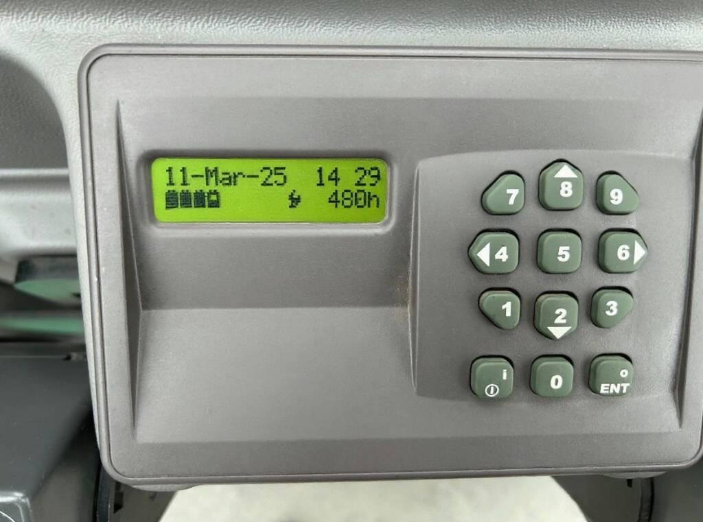 Mitsubishi EPH125DTFVI750 - 3 units - Order-picker: foto 4 Mitsubishi EPH125DTFVI750 - 3 units - Order-picker: foto 4