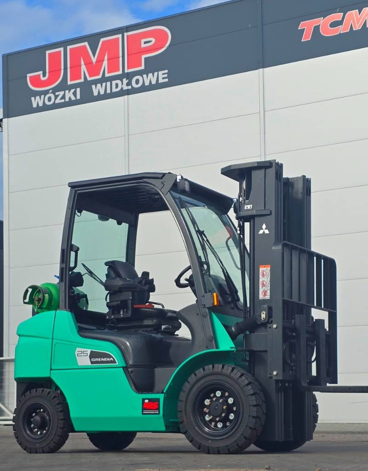 Mitsubishi FG 25 N DEMO like NEW - Empilhadeira a gás: foto 1 Mitsubishi FG 25 N DEMO like NEW - Empilhadeira a gás: foto 1